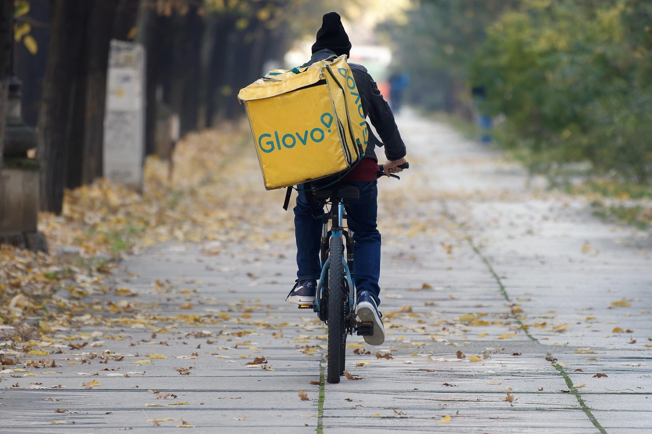 courier, delivery man, delivery service, riding a bicycle, autumn, urban, delivery, bicyclist, nature, box, transport, leaves